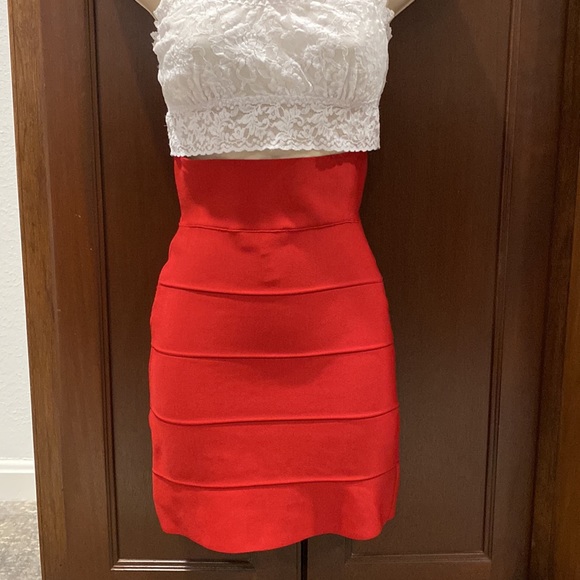 BCBG MAX AZRIA BANDAGE SKIRT IN RED - Picture 2 of 14